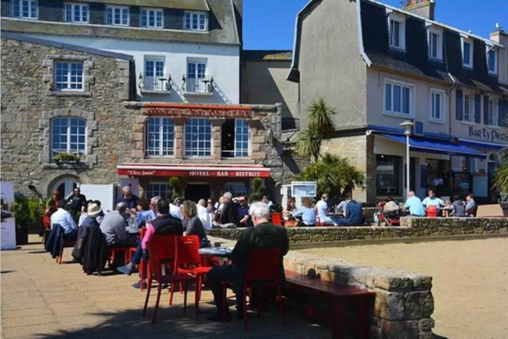 Kermaravel, le petit manoir en bord de mer. Saint-Pol-de-Léon Villa